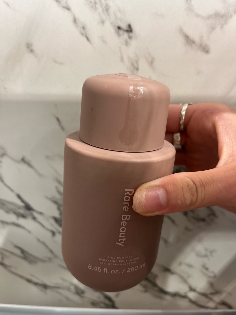Rare Beauty Hydrating Primer Lotion in Dusty Blush